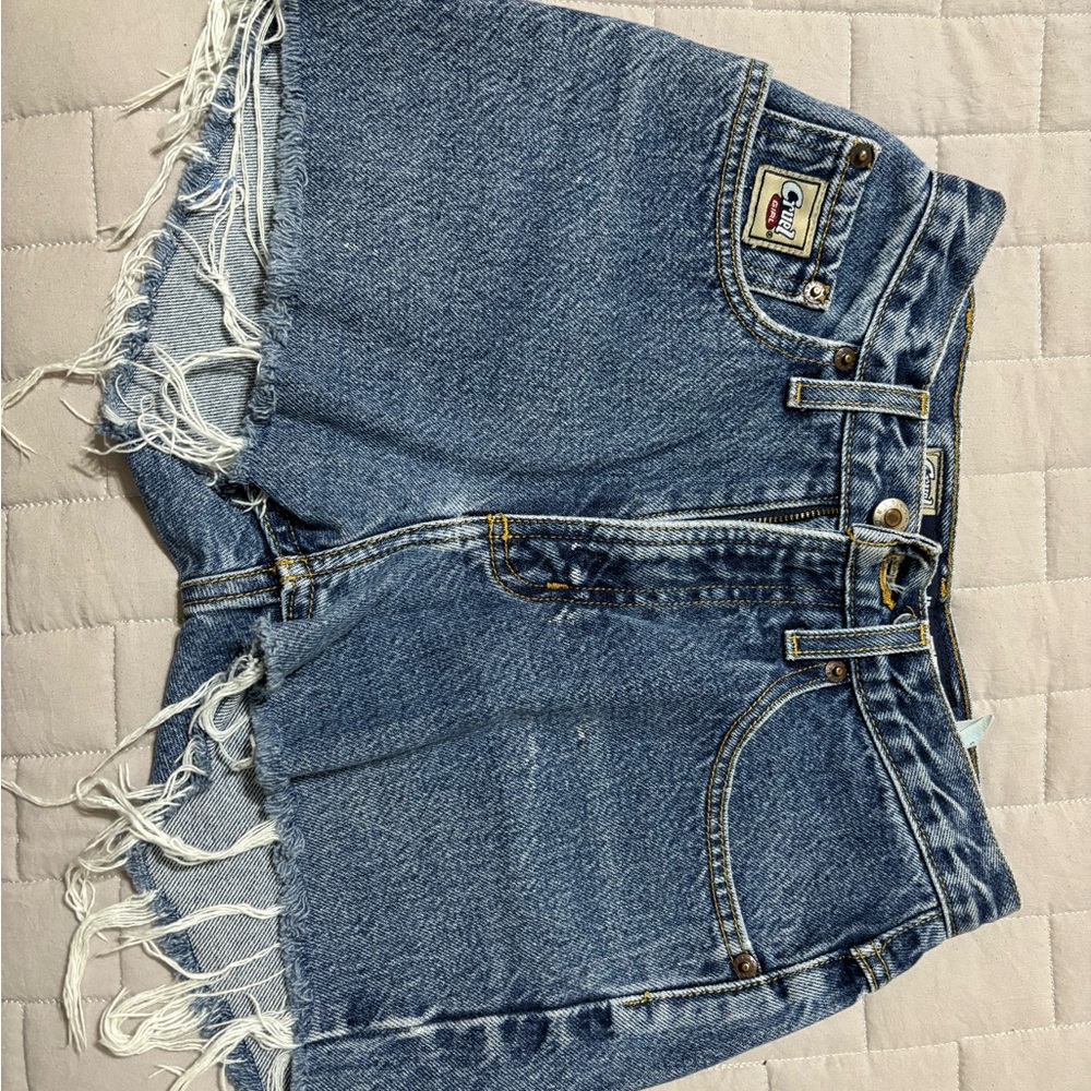 Blue Jean Shorts with Distressed Hem and High-Waisted Fit